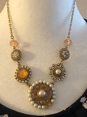 Gold Tone Necklace